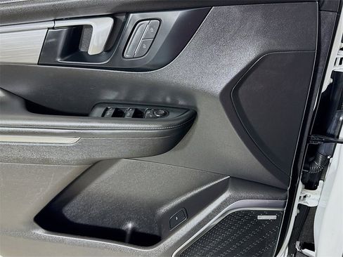 Certified 2025 Buick Enclave Preferred image 16