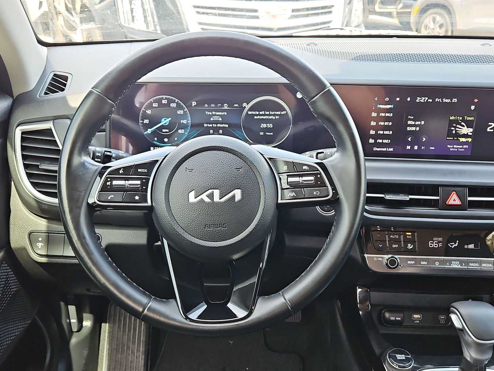 Used 2024 Kia Seltos EX FWD image 19