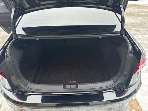 Used 2019 Volkswagen Jetta GLI image 12