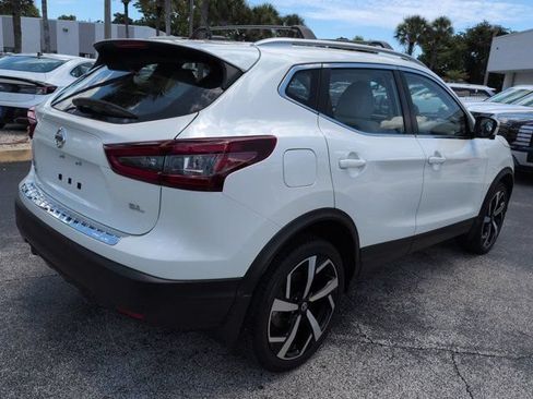 Used 2022 Nissan Rogue Sport SL FWD image 4