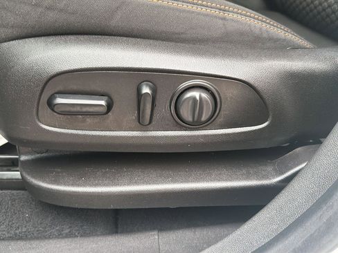 Used 2019 GMC Terrain SLE w/ Driver Convenience Package image 24