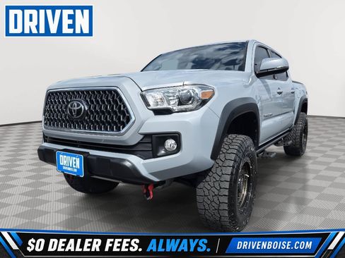 Used 2019 Toyota Tacoma TRD Off-Road AWD/4WD image 1