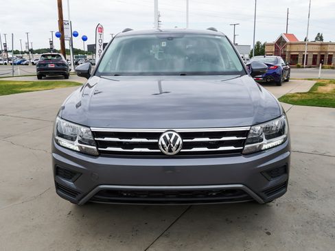 Used 2020 Volkswagen Tiguan SE AWD/4WD image 3