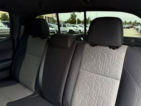 Used 2022 Toyota Tacoma TRD Sport w/ Technology Package RWD image 27