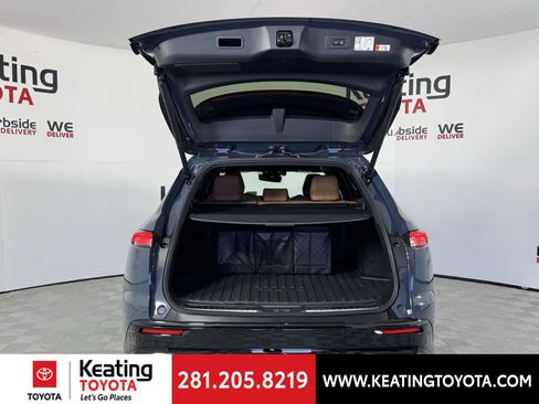 New 2025 Toyota Crown Signia image 11