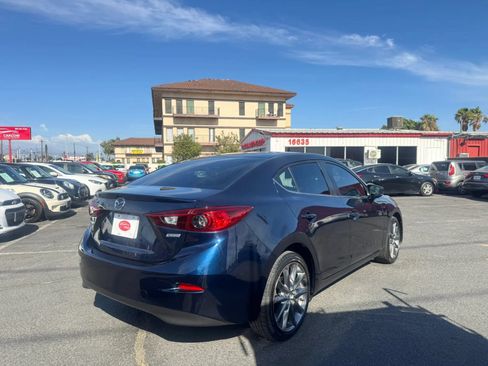 Used 2018 MAZDA MAZDA3 Touring FWD image 9