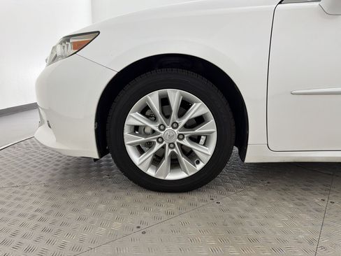 Used 2015 Lexus ES 300h w/ Navigation System Package FWD image 12