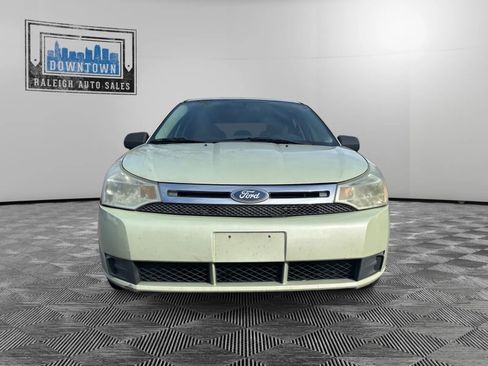 Used 2011 Ford Focus SE image 3