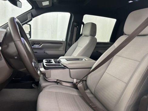 Used 2024 Chevrolet Silverado 3500 LT image 7