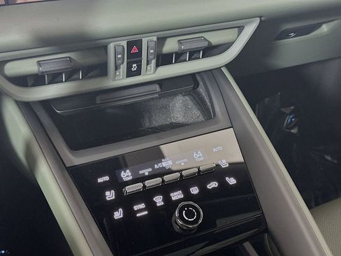 New 2026 Porsche Macan 4S Electric AWD/4WD image 18