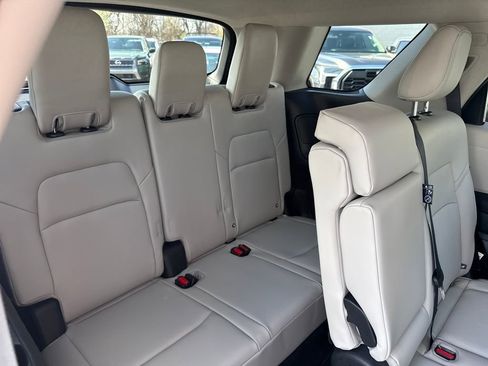New 2026 Nissan Pathfinder SL FWD image 34