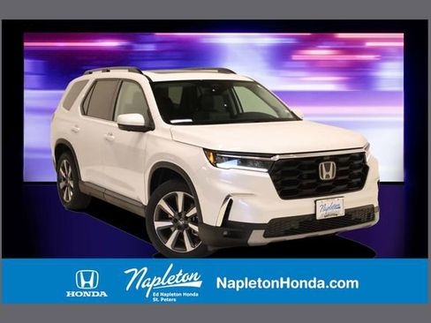 Used 2025 Honda Pilot Elite image 1