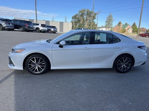 Used 2024 Toyota Camry XLE w/ Cold Weather Package image 10