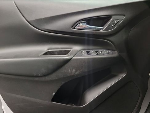 Used 2018 Chevrolet Equinox LT image 22