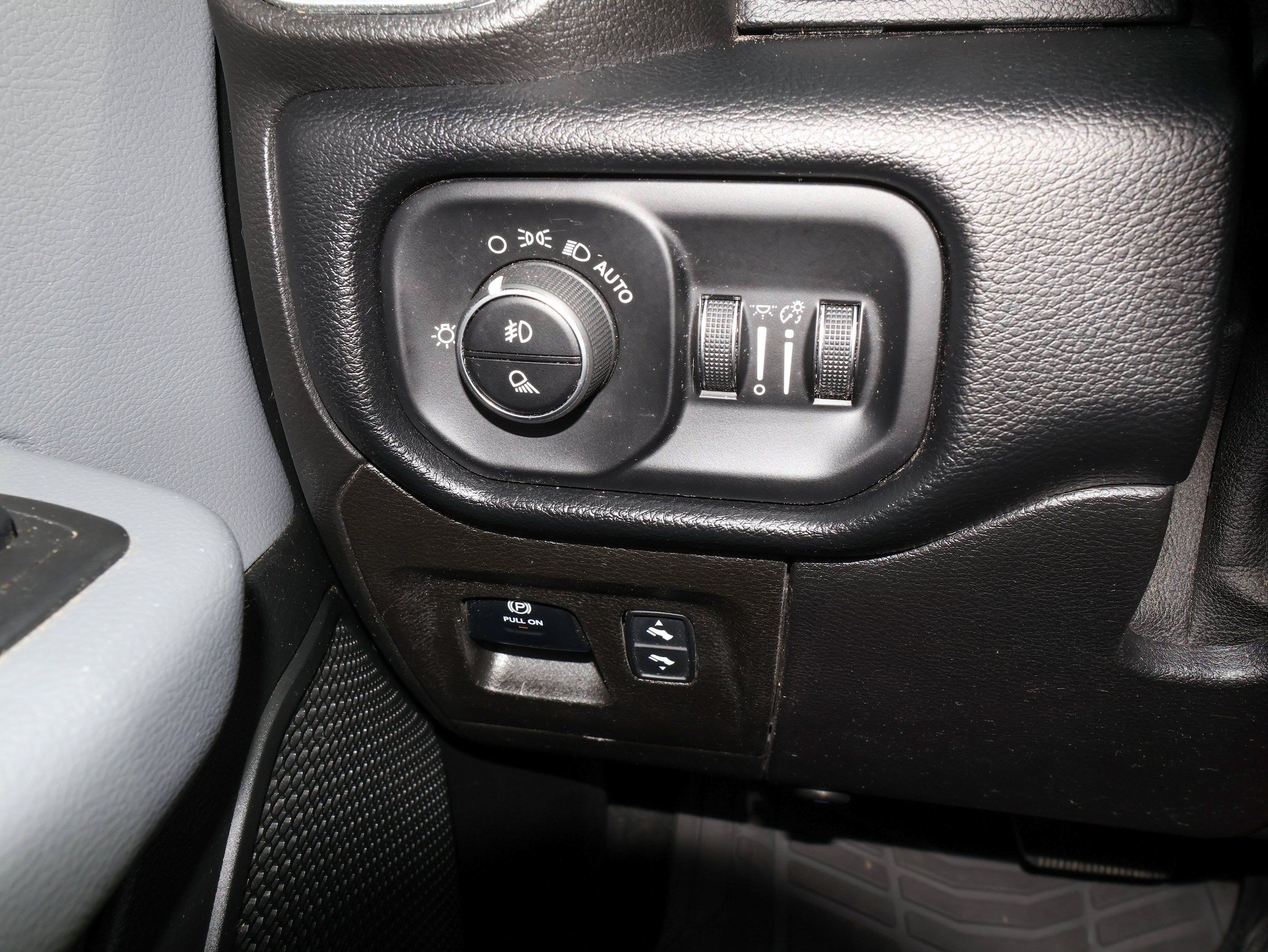 Used 2019 RAM 1500 Big Horn AWD/4WD image 25