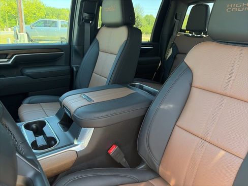 New 2026 Chevrolet Silverado 3500 High Country w/ High Country Premium Package AWD/4WD image 32