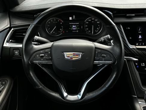 Used 2024 Cadillac XT6 Premium Luxury AWD/4WD image 14
