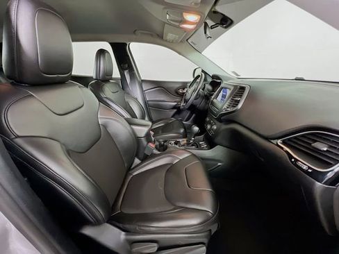 Used 2020 Jeep Cherokee Latitude Plus image 38