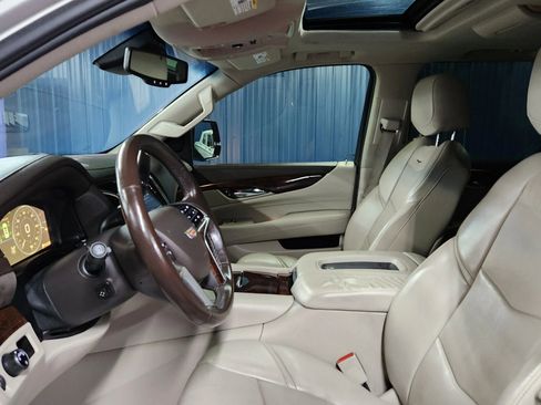 Used 2015 Cadillac Escalade Premium image 7
