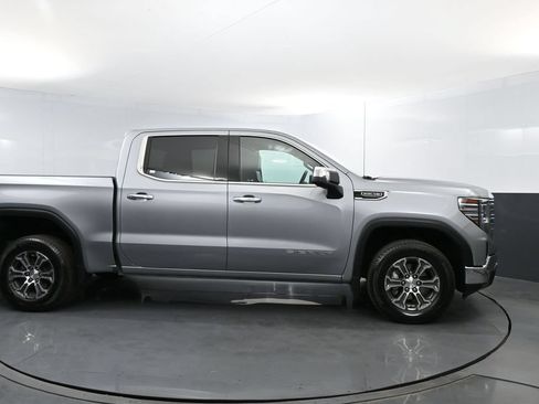 Used 2025 GMC Sierra 1500 SLT AWD/4WD image 4
