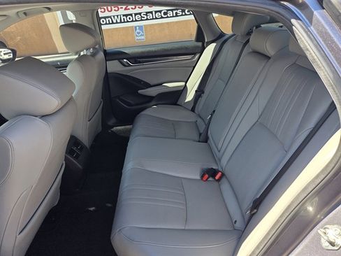 Used 2020 Honda Accord Touring image 11