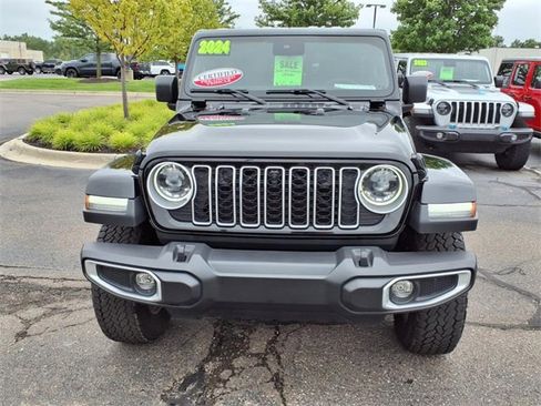 Used 2024 Jeep Wrangler Sahara w/ Technology Group image 2