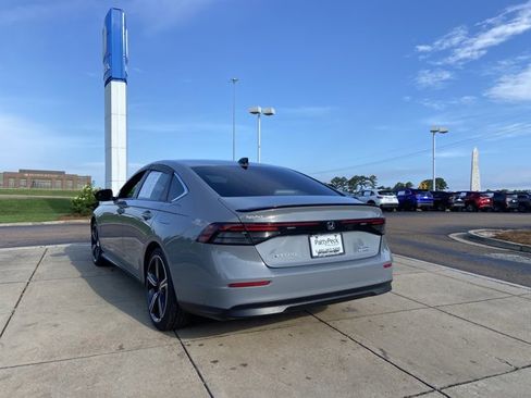 Used 2024 Honda Accord Sport image 9