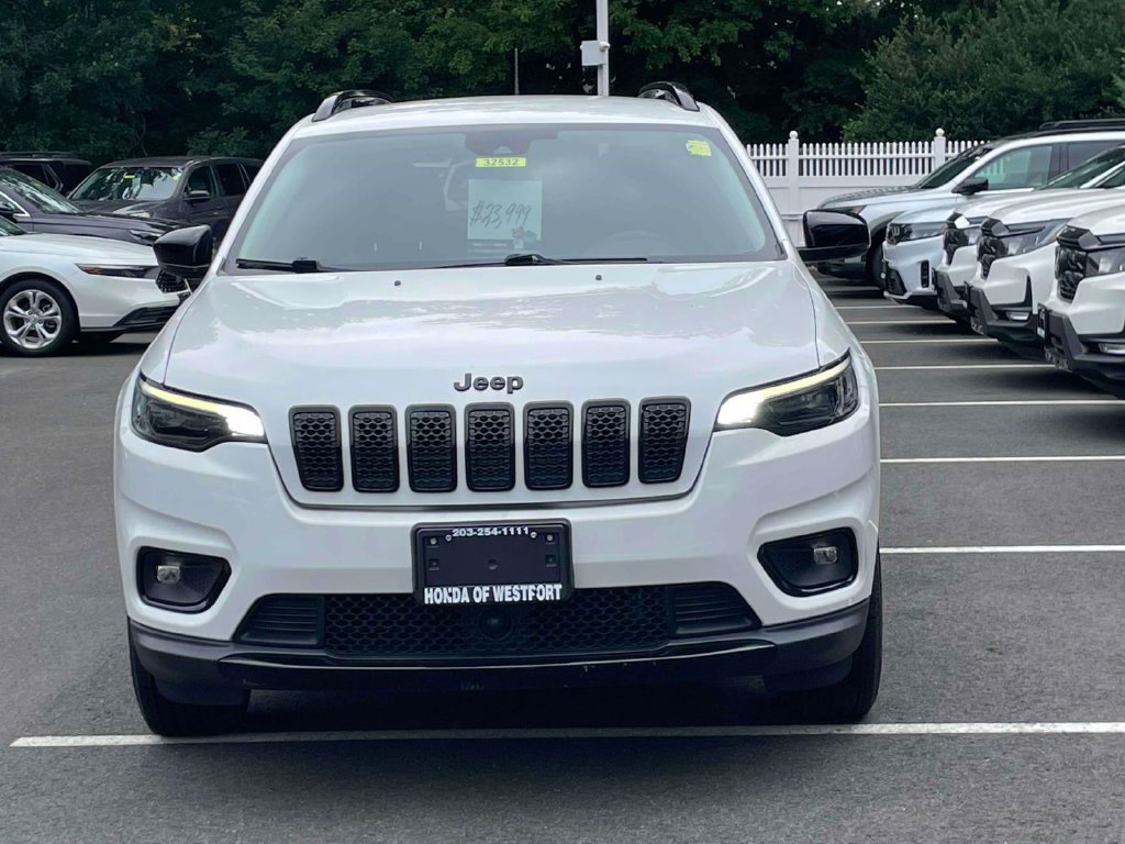 Used 2022 Jeep Cherokee Latitude Plus AWD/4WD image 2