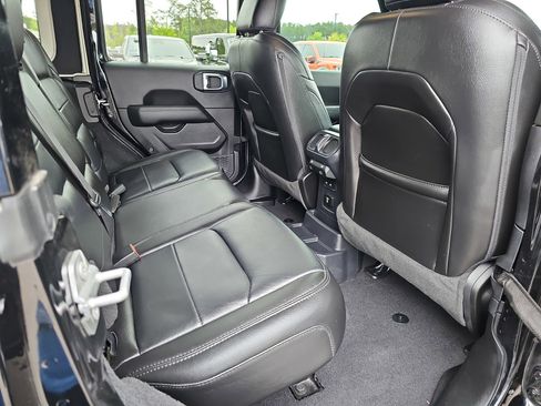 Used 2021 Jeep Wrangler Unlimited Sahara AWD/4WD image 12
