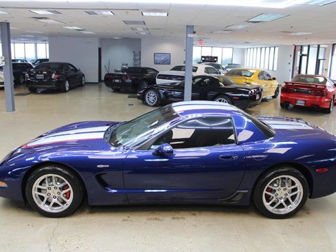 Used 2004 Chevrolet Corvette Z06 w/ Z06 Preferred Equipment Group RWD image 19