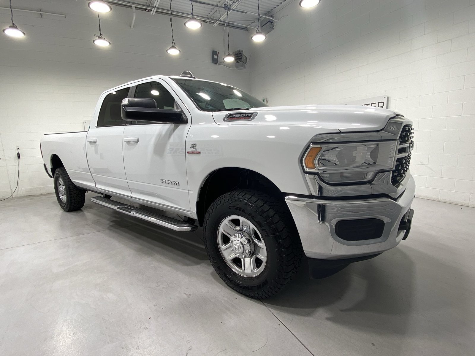 Used 2022 RAM 2500 Big Horn AWD/4WD image 2