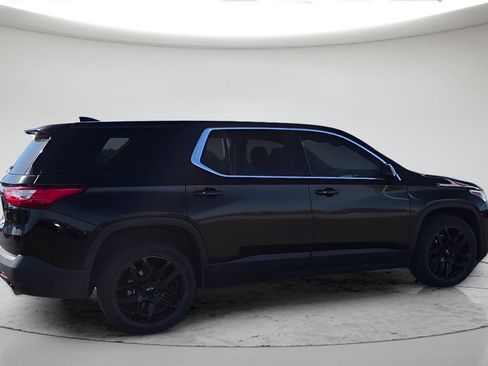 Used 2021 Chevrolet Traverse LS w/ LPO, Blackout Package AWD/4WD image 8