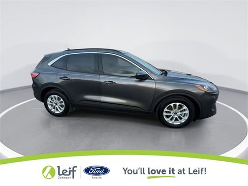 Used 2020 Ford Escape SE image 13