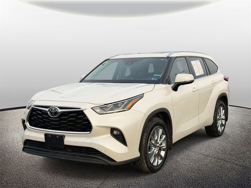 Used 2021 Toyota Highlander Limited image 7