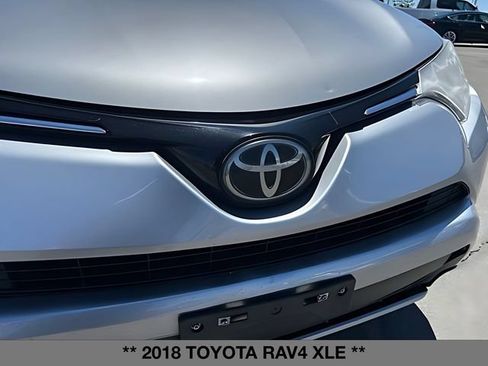 Used 2018 Toyota RAV4 XLE AWD/4WD image 10