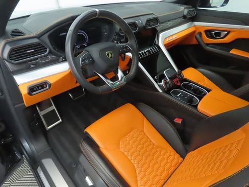 Used 2020 Lamborghini Urus image 9