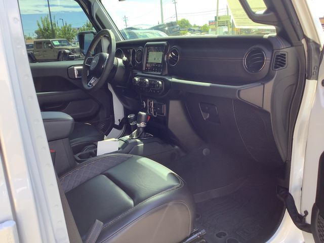 Used 2023 Jeep Wrangler Unlimited Sahara AWD/4WD image 40