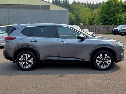 Used 2023 Nissan Rogue SV FWD image 8