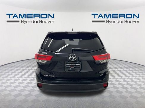 Used 2018 Toyota Highlander SE image 4