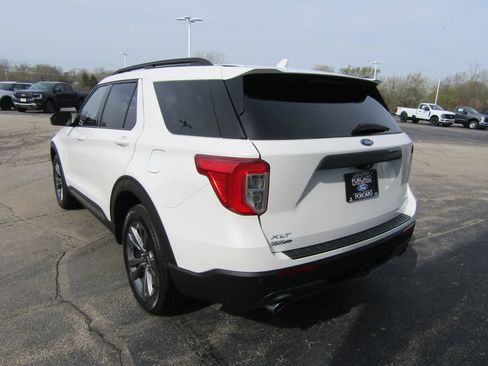 Used 2023 Ford Explorer XLT w/ Equipment Group 202A AWD/4WD image 4