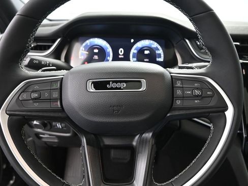 New 2025 Jeep Grand Cherokee L Altitude image 32