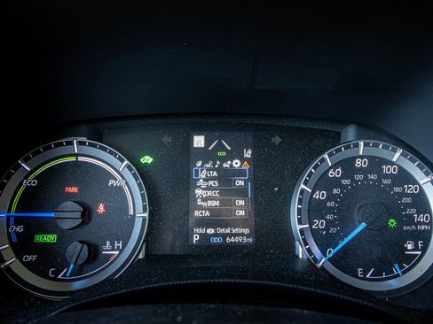 Used 2022 Toyota Highlander LE image 33