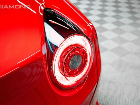 Used 2015 Ferrari California T image 28