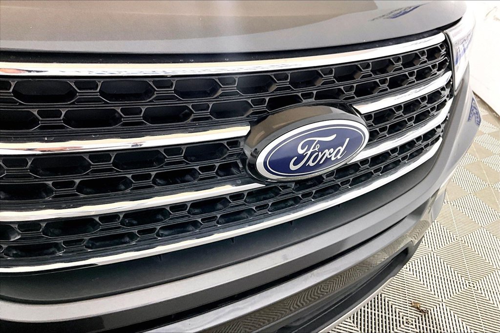 Used 2020 Ford Explorer XLT w/ Equipment Group 202A RWD image 24