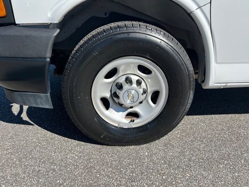 Used 2022 Chevrolet Express 2500 Extended w/ Driver Convenience Package image 27