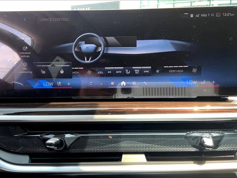 Used 2025 BMW X7 xDrive40i image 19