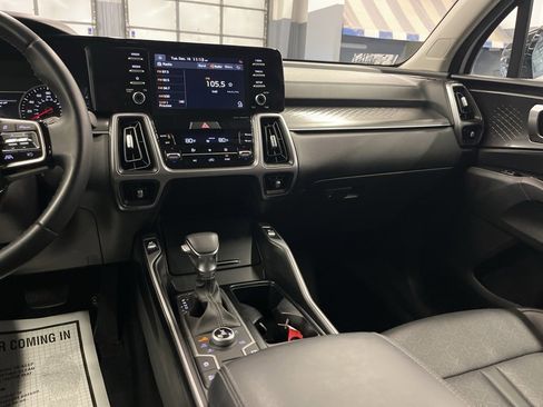 Used 2021 Kia Sorento S w/ Panoramic Sunroof Package image 21