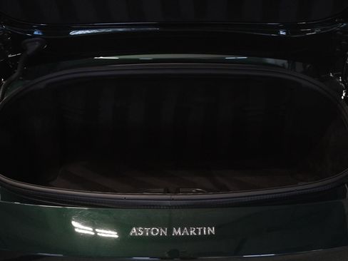 Used 2021 Aston Martin V8 Vantage Roadster RWD image 32
