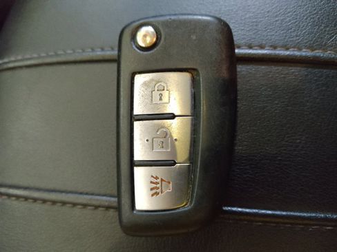 Used 2019 Nissan Rogue S image 32