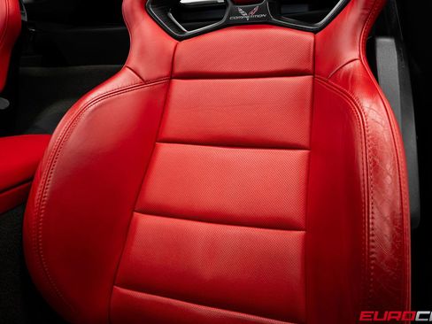 Used 2015 Chevrolet Corvette Z06 w/ 3LZ Preferred Equipment Group image 39